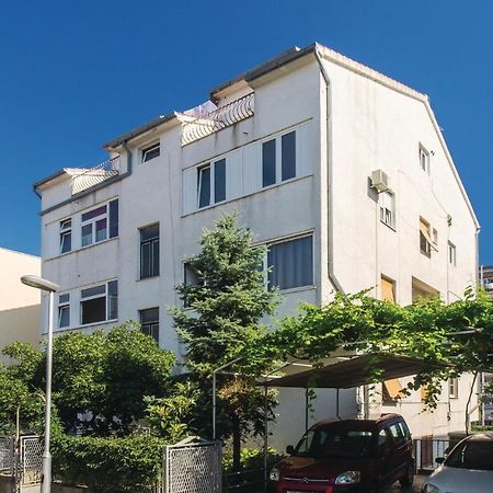 Cozy Apartment In Split With Kitchenette Zewnętrze zdjęcie
