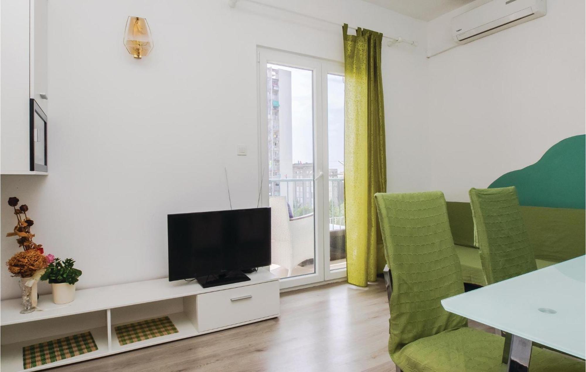 Cozy Apartment In Split With Kitchenette Zewnętrze zdjęcie