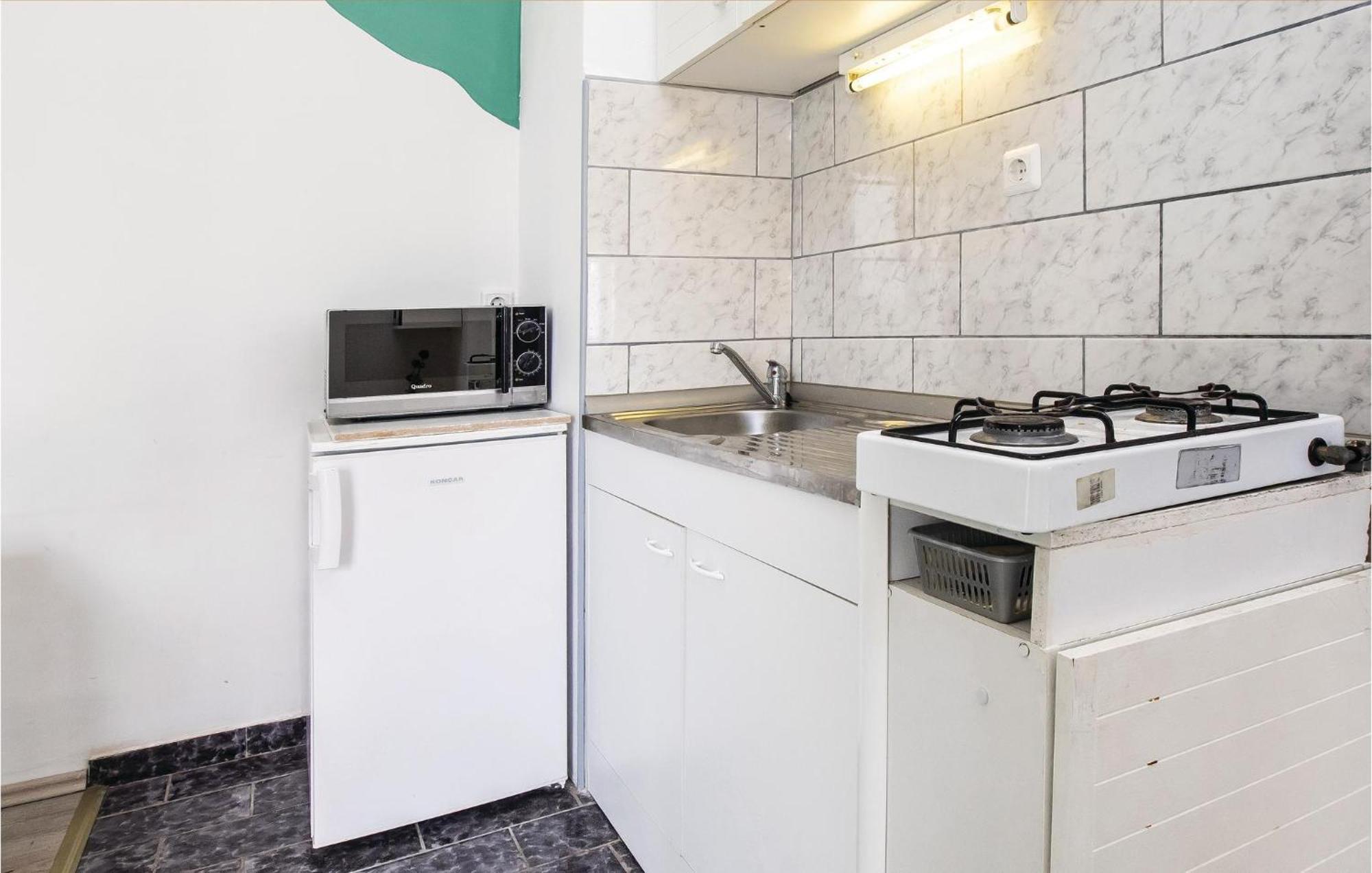 Cozy Apartment In Split With Kitchenette Zewnętrze zdjęcie