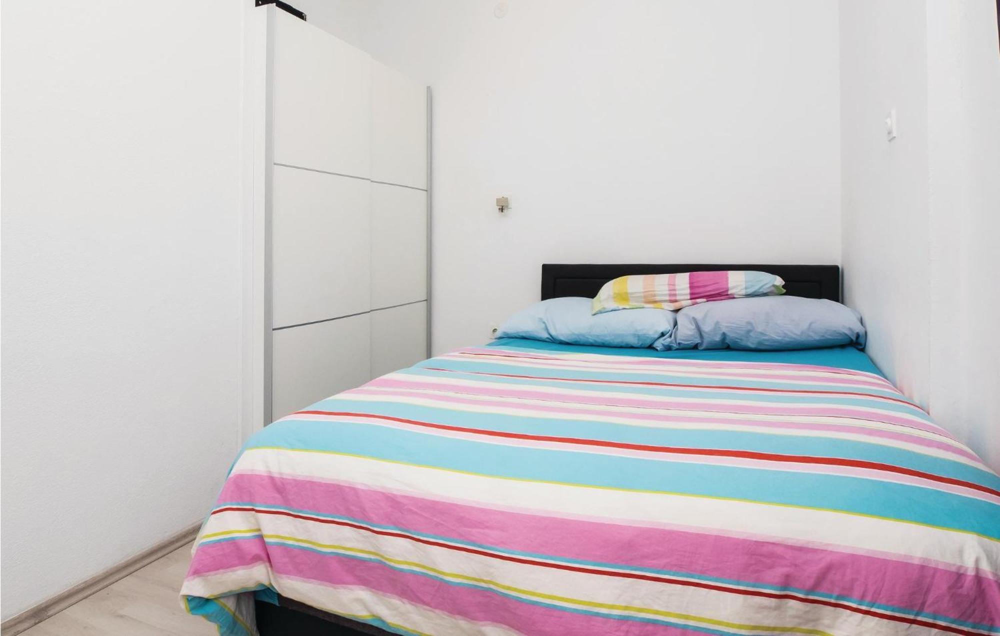 Cozy Apartment In Split With Kitchenette Zewnętrze zdjęcie