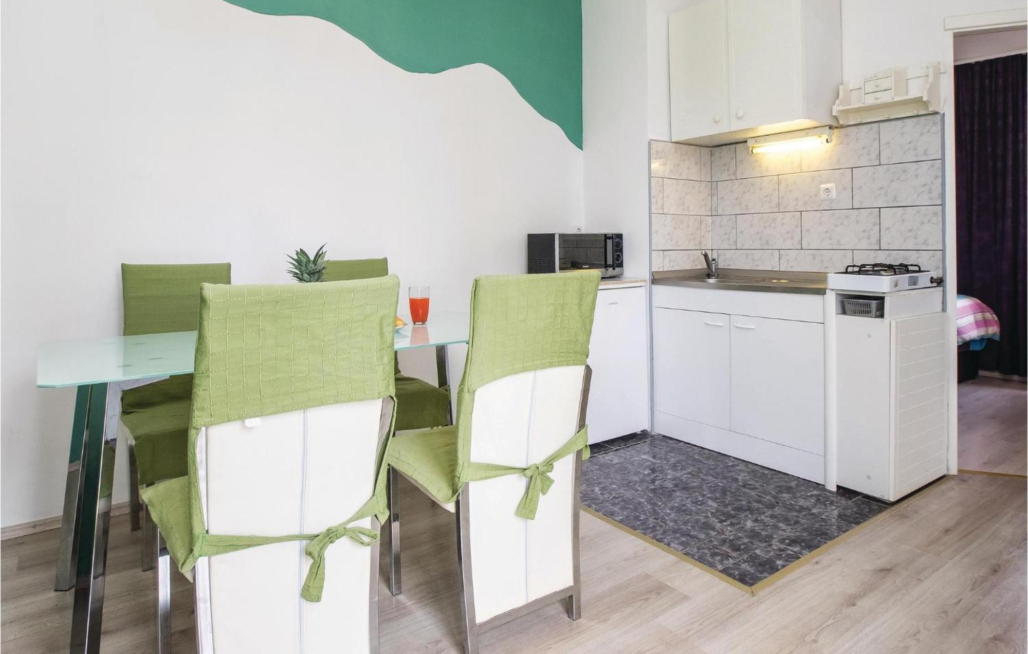 Cozy Apartment In Split With Kitchenette Zewnętrze zdjęcie
