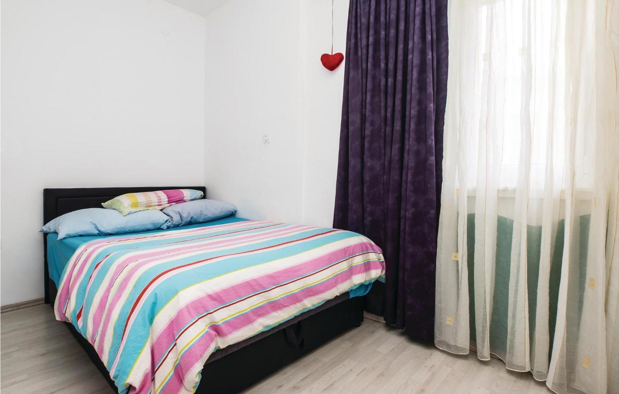 Cozy Apartment In Split With Kitchenette Zewnętrze zdjęcie